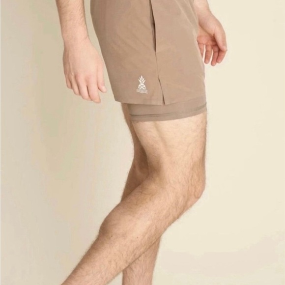 Chubbies Ultimate Training Short Exposed Liner Mudslide 5.5” Large, Brown - Picture 3 of 5